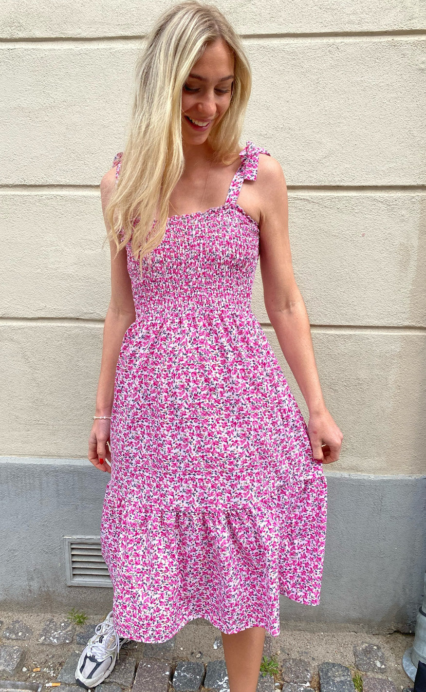 Kjole Nicole Pink Flower Fra Mulieres - 5738539006785