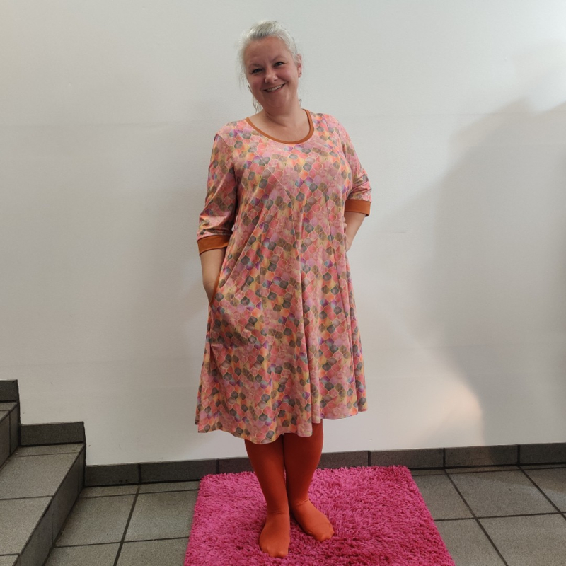 Løs Plus Size Kjole Ojo Tivoli Fra Amamiko