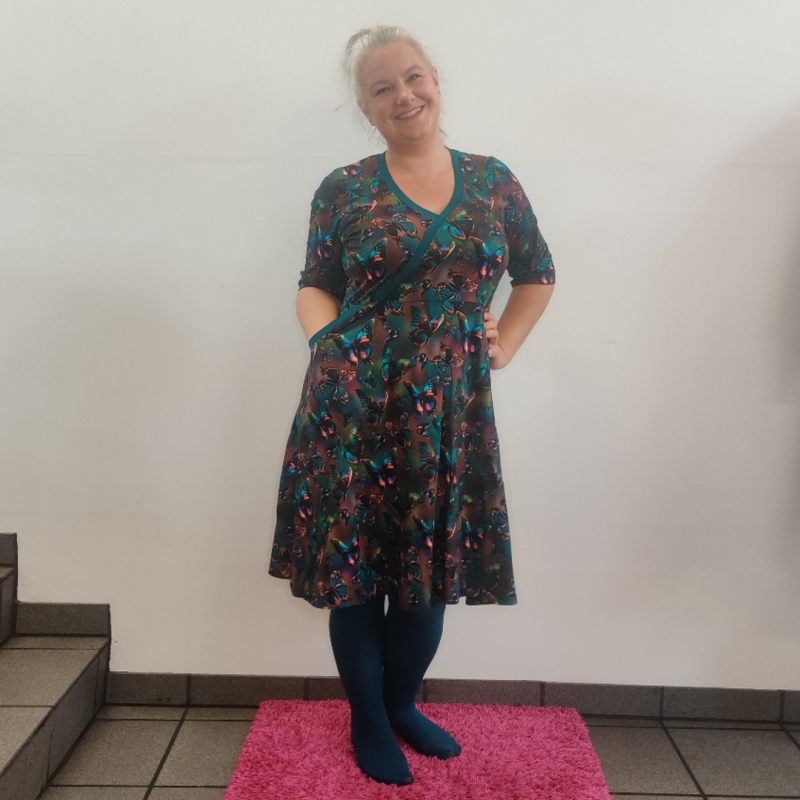 Plus Size Kjole Bika Dark Butterfly Fra Amamiko